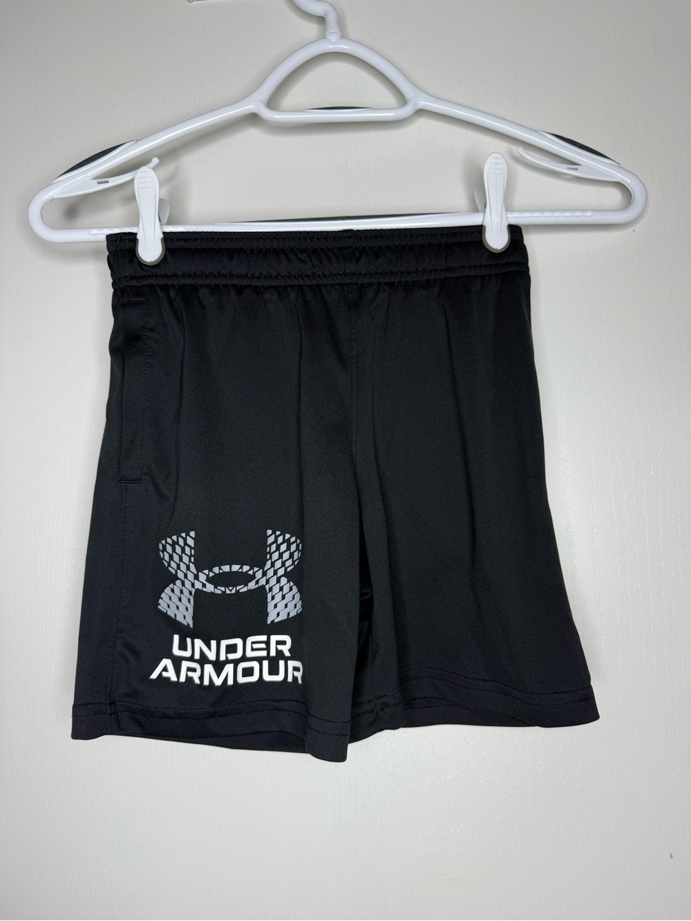 🔥2 for $10🔥 Under Armour Boys Black Performance Athletic Shorts Small